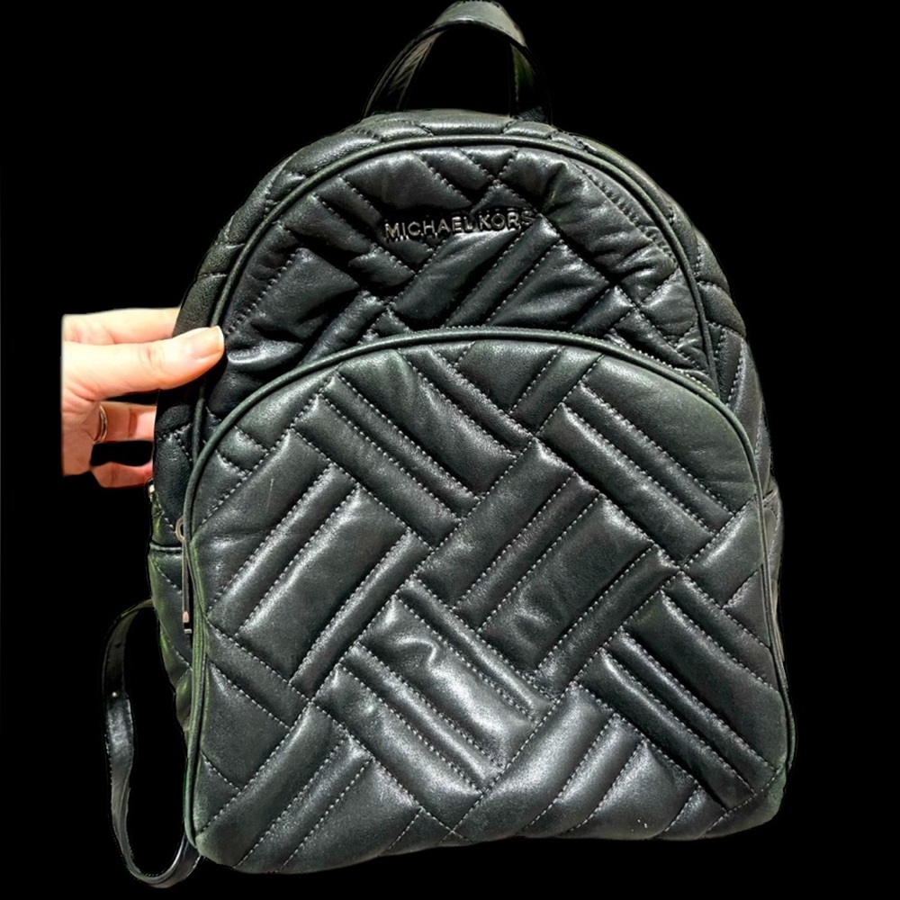 Beautiful Michael Kors Black Puffy Backpack GUC